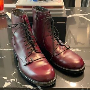 Men’s Bottega Veneta Burgundy Lace Up Dress Boot.